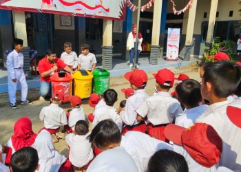 Anak-anak di Bantargebang Rayakan HUT RI ke 78_womanindonesia.co.id