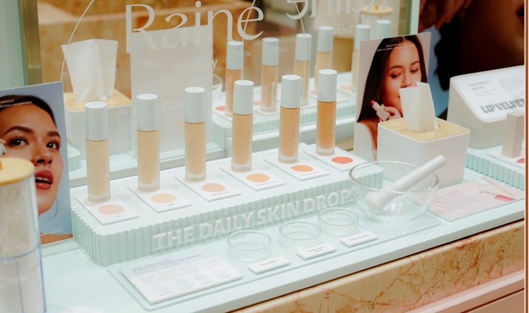 The Daily Skin Drops: Rahasia Kulit Flawless dengan Riasan Cantik Natural 2 The Daily Skin Drops: Rahasia Kulit Flawless dengan Riasan Cantik Natural_Womanindonesia.co.id
