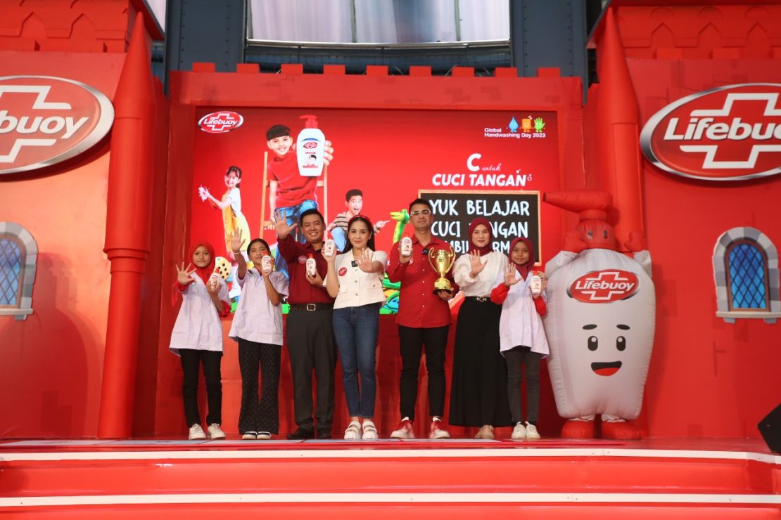 Peringati Hari Cuci Tangan Sedunia 2023, Lifebuoy Lakukan Kampanye SIAGA_womanindonesia.com