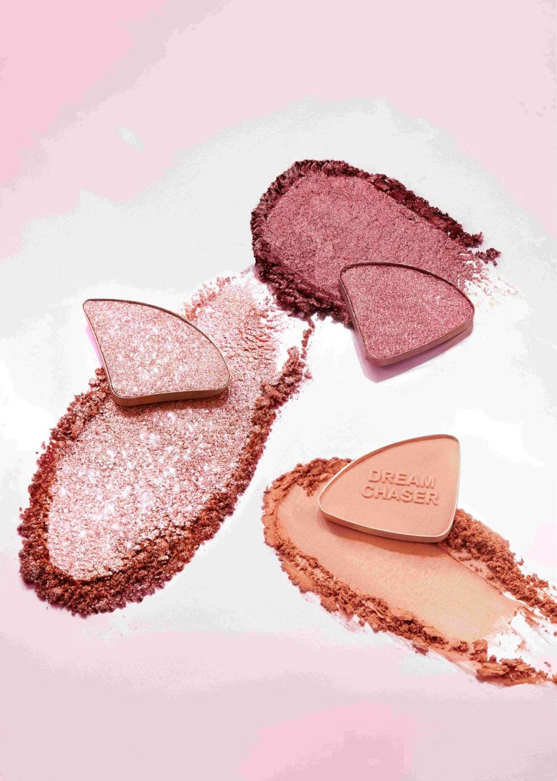 Inspirasi Eye Look yang Menawan di Musim Hujan 2 Inspirasi Eye Look yang Menawan di Musim Hujan_womanindonesia.co.id