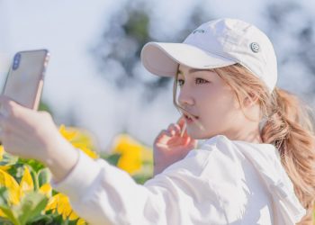 Mengenal Selfie Time: Apakah SE Worth It untuk Momen-Momen Berkesan 8 Mengenal Selfie Time: Apakah SE Worth It untuk Momen-Momen Berkesan_Womanindonesia.co.id