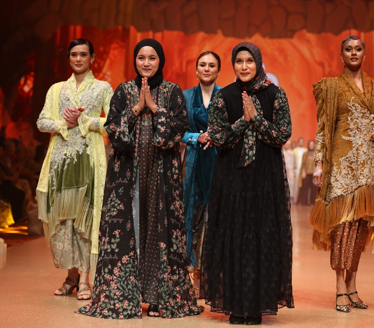 Heaven Lights Ghiza: Perpaduan Budaya Timur dan Barat yang Memukau 3 Heaven Lights Ghiza: Perpaduan Budaya Timur dan Barat yang Memukau Womanindonesia.co.id