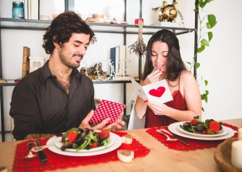 4 Ide Seru Rayakan Hari Valentine_Womanindonesia.co.id