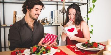 4 Ide Seru Rayakan Hari Valentine_Womanindonesia.co.id