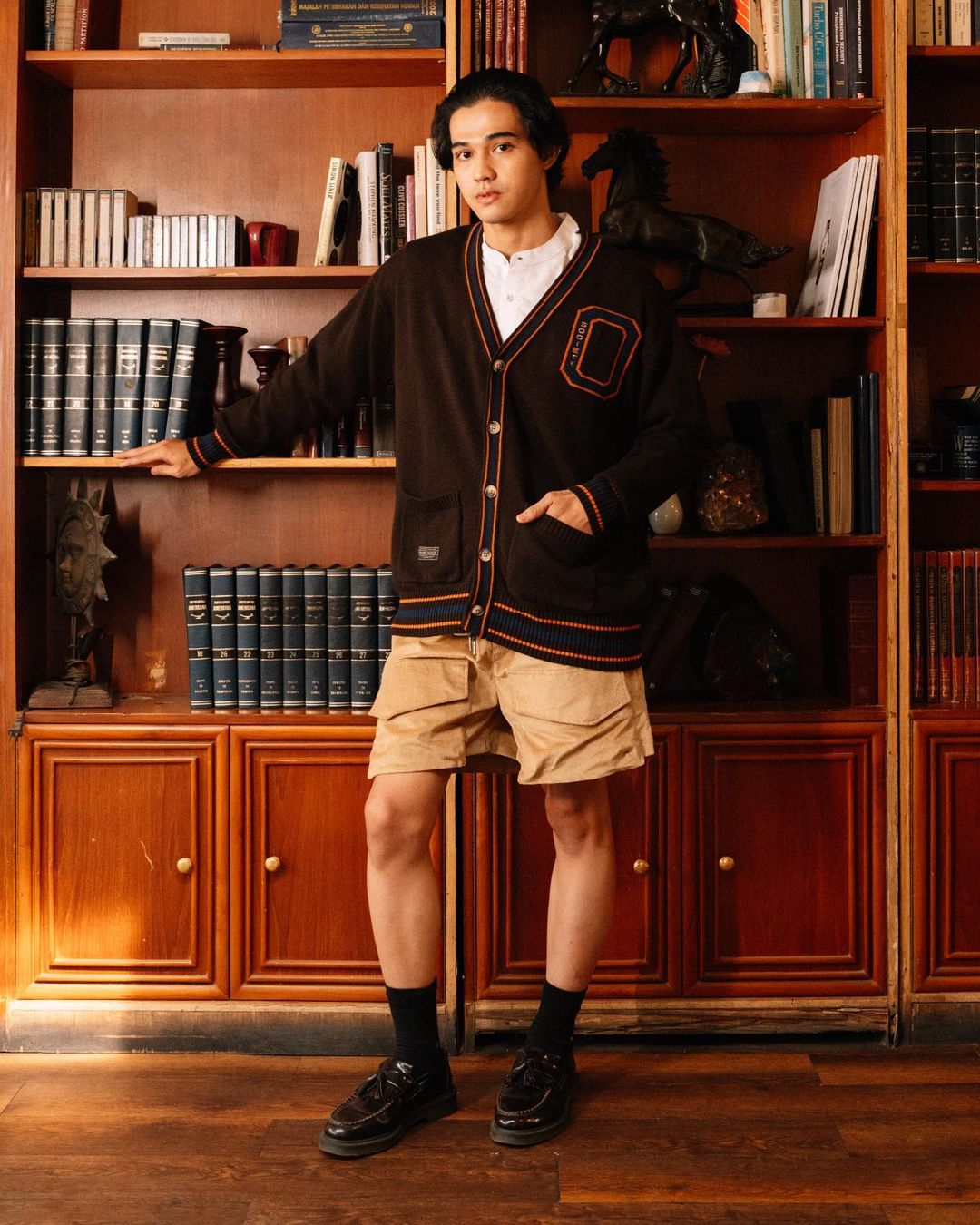 Mix & Match Tren Fashion 2024 ala Oxford Society 2 Mix & Match Tren Fashion 2024 ala Oxford Society_Womanindonesia.co.id
