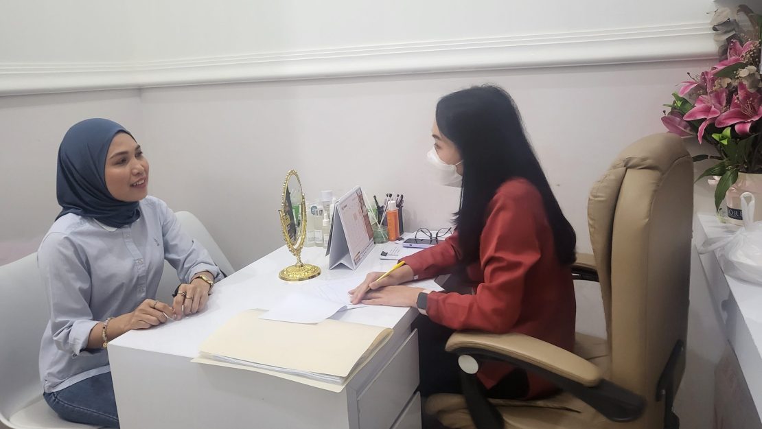 Mengatasi Hiperpigmentasi dengan Pico Laser Rejuve dan Melasma Shoot di Qeza Aesthetic Clinic 2 Mengatasi Hiperpigmentasi dengan Pico Laser Rejuve dan Melasma Shoot di Qeza Aesthetic Clinic_Womanindonesia.co.id
