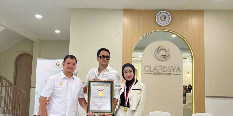 ⁠Dokter Reza Gladys dan Dokter Attaubah Mufid Raih Rekor MURI Lagi, Syukur Tanpa Henti_Womanindonesia.co.id