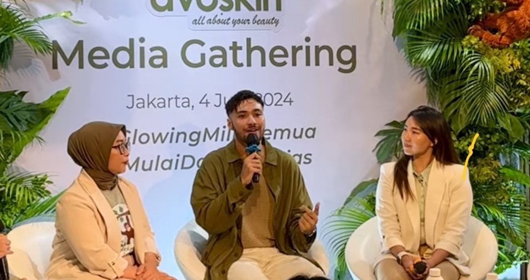 Avoskin Luncurkan Kampanye #GlowingMilikSemua dan #MulaiDariMejaRias_Womanindonesia.co.id