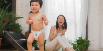 Stimulasi Tumbuh Kembang Motorik Bayi dan Pemilihan Popok_Womanindonesia.co.id