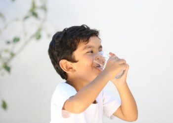 Manfaat Air Minum Murni untuk Anak dan Ibu Hamil_Womanindonesia.co.id