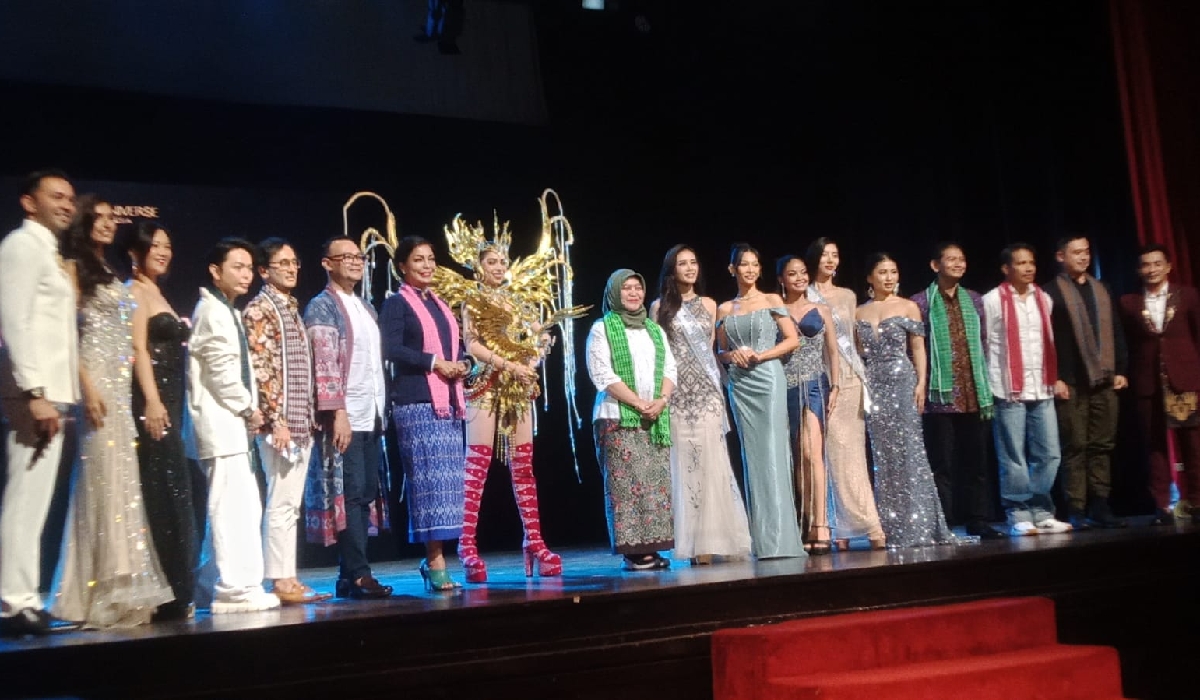 Guardian Angel of Nusantara, Kostum Clara Shafira ke Miss Universe 2024 2 Guardian Angel of Nusantara: Simbol Kekuatan Perempuan Indonesia di Miss Universe_Womanindonesia.co.id