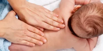 Manfaat 5 Momen Penting Minyak Telon untuk Tumbuh Kembang Bayi_Womanindonesia.co.id