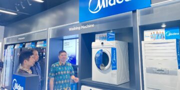 Midea Buka Gerai Shop In Shop Pertama di Lampung_Womanindonesia.co.id