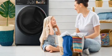 Tips Mencuci Pakaian di Musim Hujan Agar Cepat Kering dan Tidak Bau_Womanindonesia.co.id