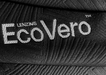 LENZING™ ECOVERO™: Elegansi Hitam yang Ramah Lingkungan_Womanindonesia.co.id