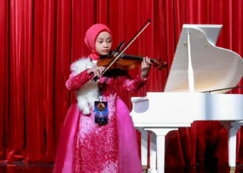 Harmoni Ramadhan: Azalea Syelyyendra Hadirkan Kedamaian Lewat Violin_Womanindonesia.co.id
