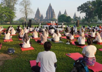 Toshiba Rayakan International Yoga Day di Candi Prambanan, Dukung Gaya Hidup Sehat Masyarakat Urban_Womanindonesia.co.id