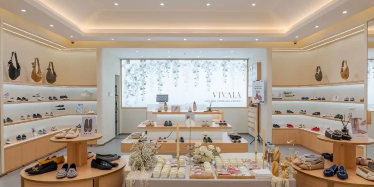 Sepatu Cantik dari Botol Plastik? VIVAIA Buktikan Fashion Bisa Ramah Lingkungan_Womanindonesia.co.id