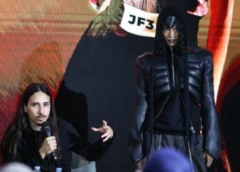 Victor Clavelly: Mengubah Imajinasi Jadi Siluet dalam Dunia Fesyen 3D_Womanindonesia.co.id