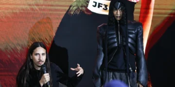 Victor Clavelly: Mengubah Imajinasi Jadi Siluet dalam Dunia Fesyen 3D_Womanindonesia.co.id