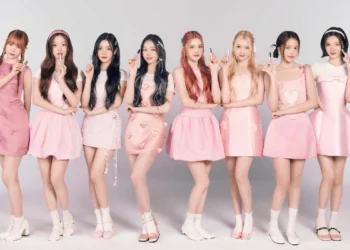 BNB x Hearts2Hearts: Merayakan Ekspresi Diri Lewat Makeup, Musik, dan Photocard 7 BNB x Hearts2Hearts: Merayakan Ekspresi Diri Lewat Makeup, Musik, dan Photocard_womanindonesia.co.id