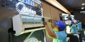 5 Teknisi Terbaik Midea Club Siap Berangkat ke China_Womanindonesia.co.id