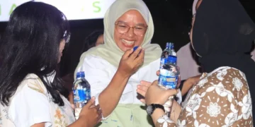 AQUA Rayakan 52 Tahun dengan Cara Unik: Setiap Botol Bisa Jadi Hadiah Miliaran_Womanindonesia.co.id