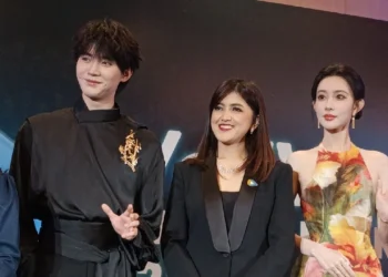 2 Aktris Tiongkok Meng Ziyi & Zhou Yiran Gelar Fan Meeting di Jakarta_Womanindonesia.co.id