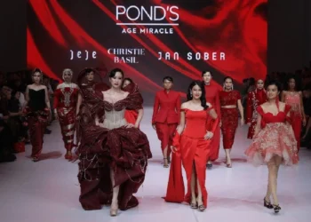 “Miracle Runway” Rayakan Transformasi Sembilan Perempuan Hebat Menjadi Miracle Models di JFW 2025_womanindonesia.co.id