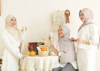Rahasia Tubuh Glowing dari Ujung Rambut sampai Ujung Kaki dengan Azalea Beauty 1 Bukan Cuma Soal Skincare Wajah, Ini Dia Rahasia Tubuh Glowing dari Ujung Rambut sampai Ujung Kaki!_Womanindonesia.co.id
